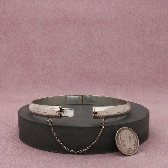 sterling silver vintage etched bangle bracelet size 7in - Picture 2 of 3